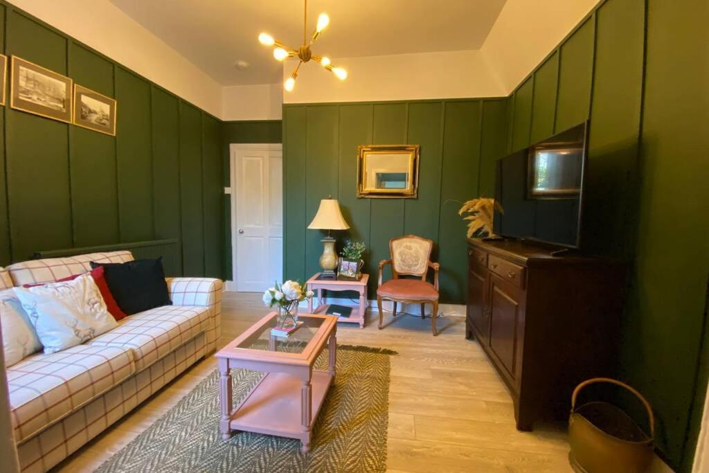 Old City Gem Flat Aberdeen Extérieur photo