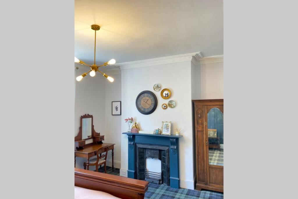 Old City Gem Flat Aberdeen Extérieur photo