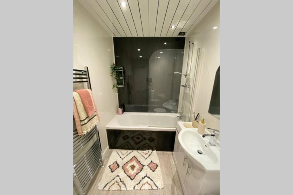 Old City Gem Flat Aberdeen Extérieur photo