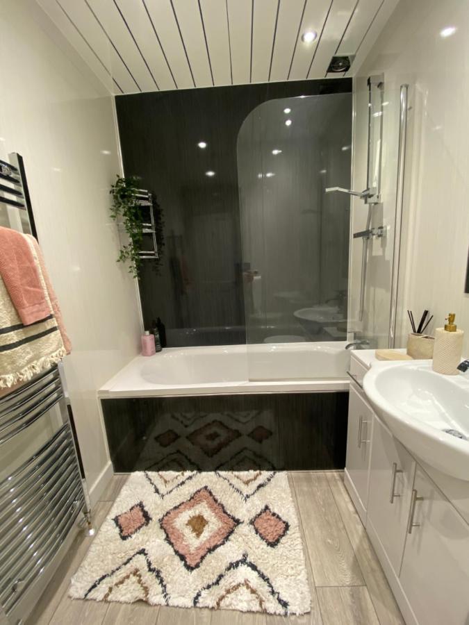Old City Gem Flat Aberdeen Extérieur photo